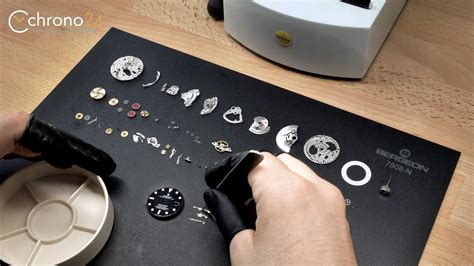 Watchmaker Disassembles ROLEX Submariner 